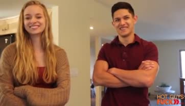 লেসবিয়ানদের দেখার পর মোটা লিঙ্গ নিয়ে খেলা সুদৃশ্য রেডহায়ার এলেক্সিস মনরো