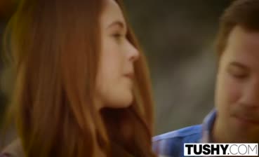 מכות אמיתיות | גברת פראית אגרופה על ידי בחור